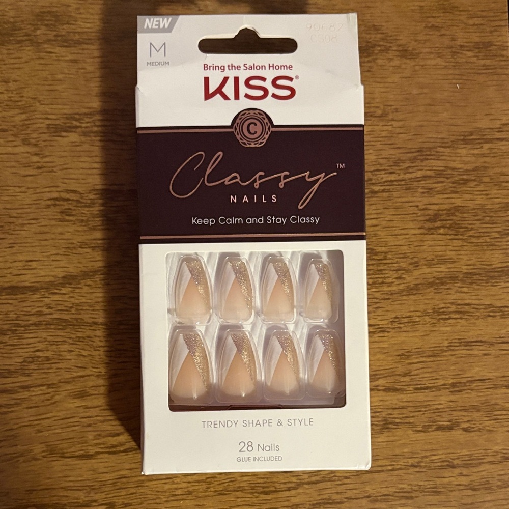 Press-on Kiss Classy Nails - Medium